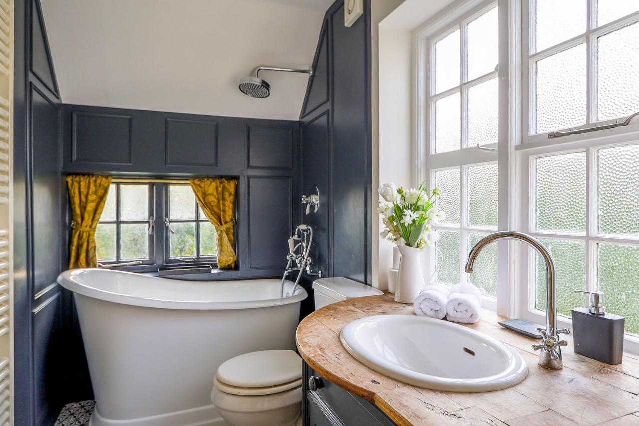 Elegant Garden Cottage Near Hampstead Heath & Tube London