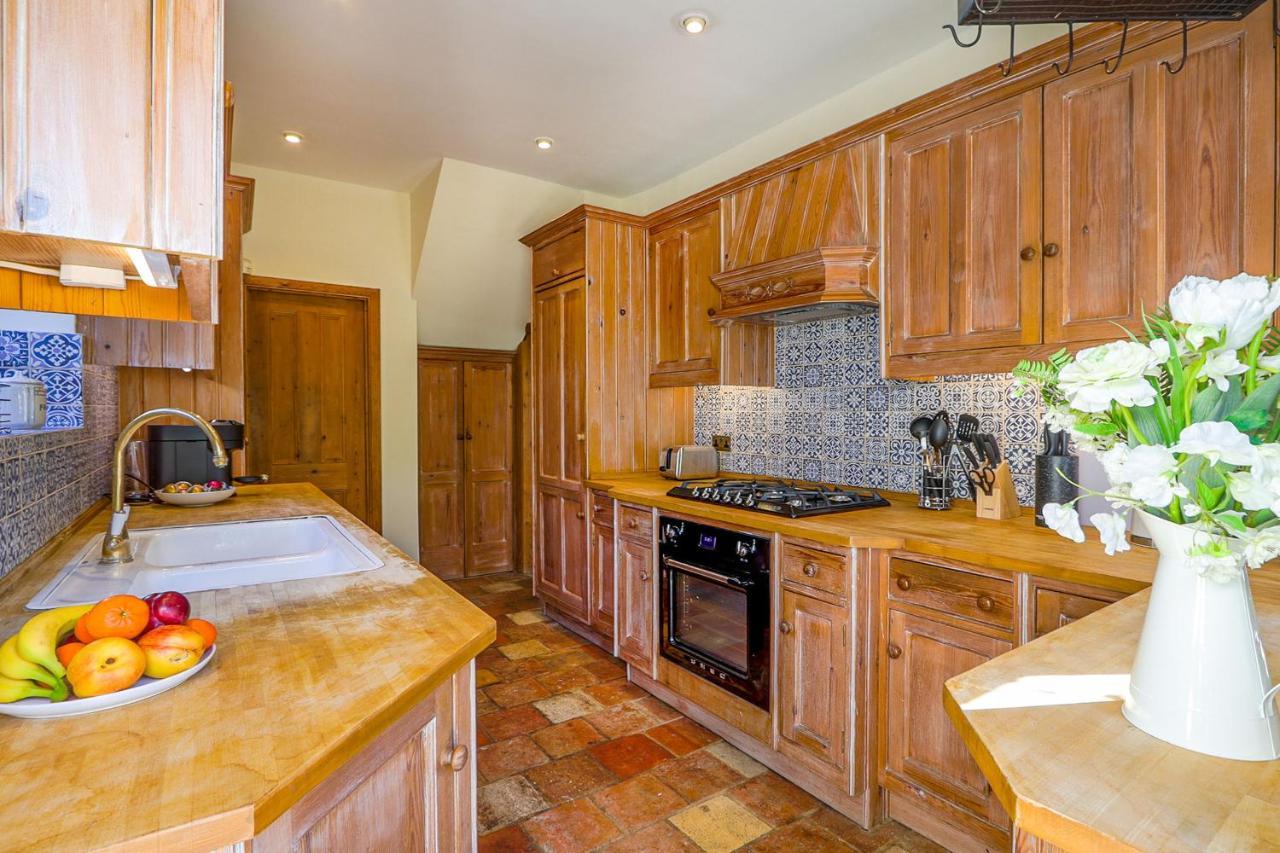 Elegant Garden Cottage Near Hampstead Heath & Tube Apartment