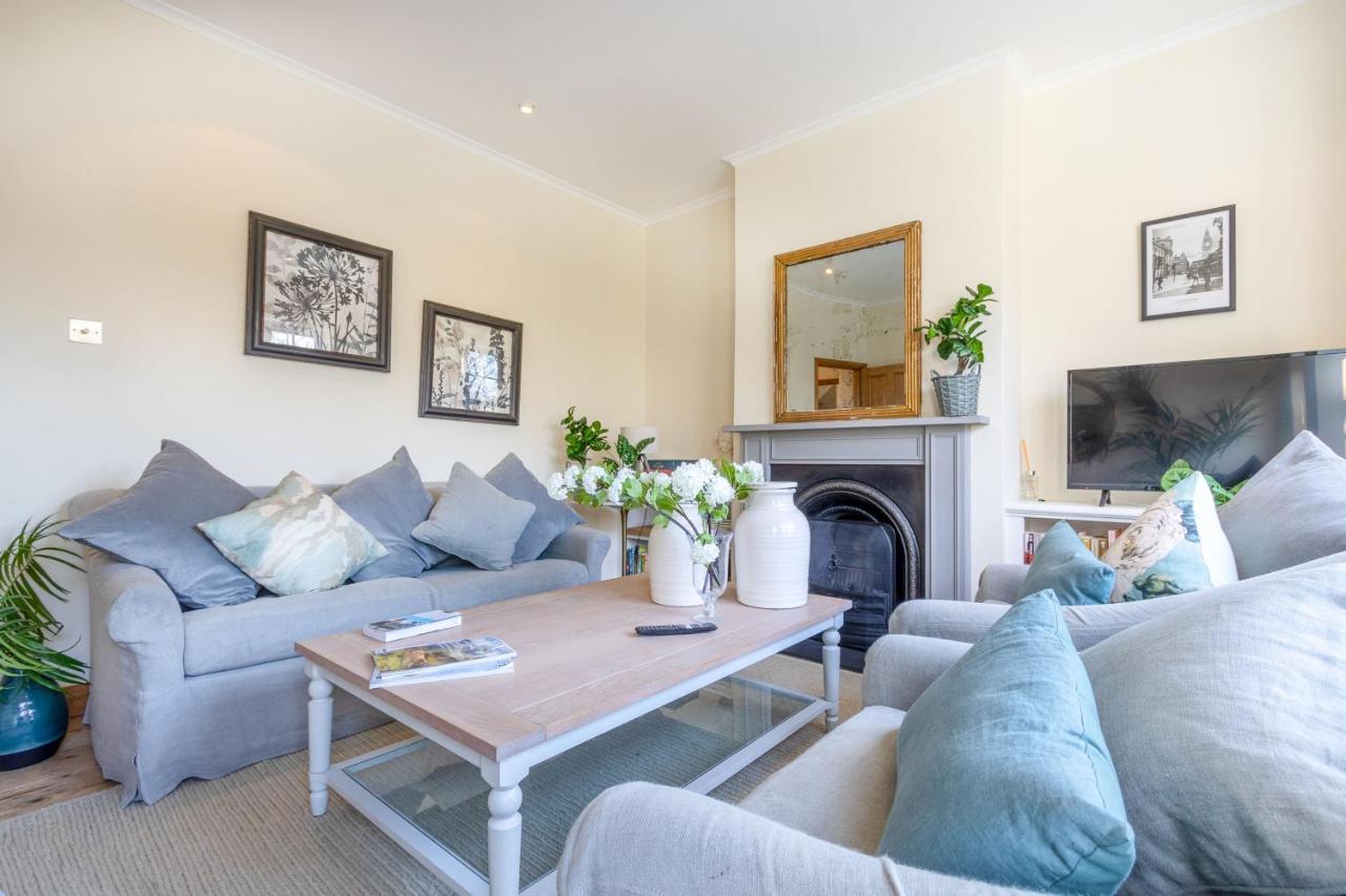 Elegant Garden Cottage Near Hampstead Heath & Tube London